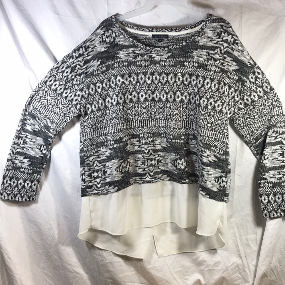 Lightweight sweater by KIARA size extra large.